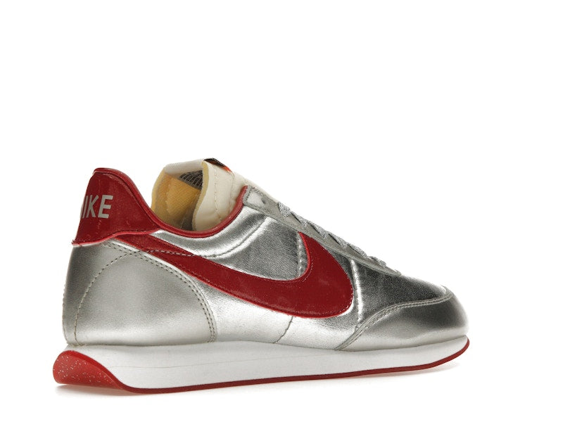 Nike Tailwind Night Track
