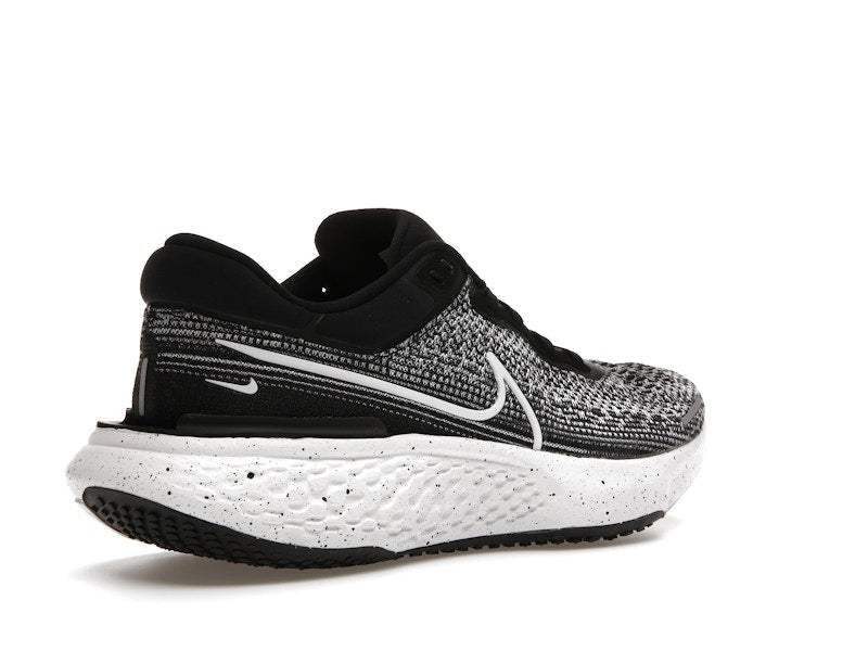 Nike ZoomX Invincible Run Flyknit Oreo