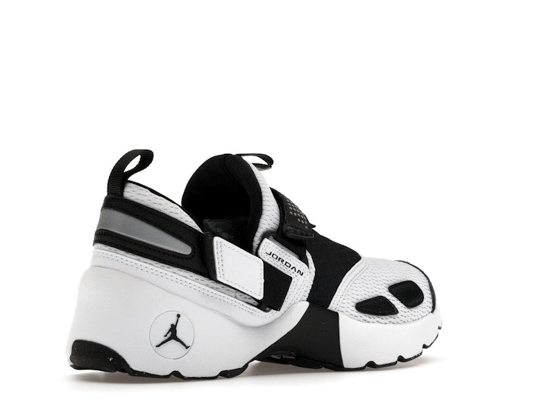 Jordan Trunner LX White Black (Women's)