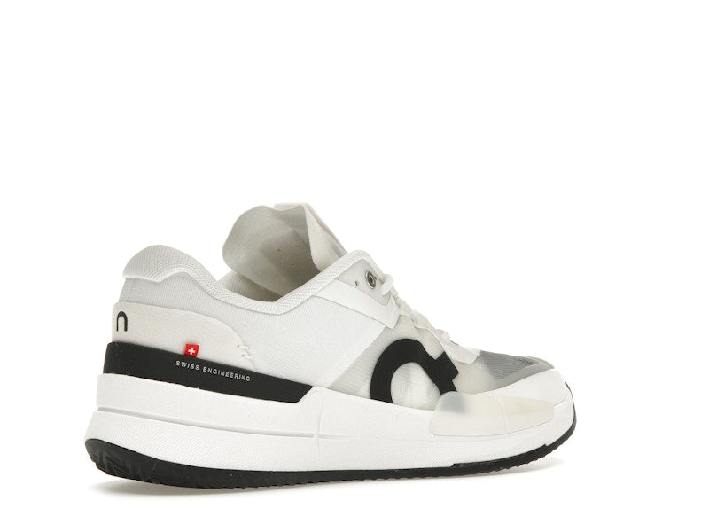 On The Roger Pro 2 Clay White Black (Women's)