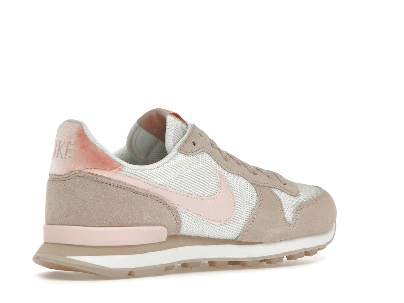 Nike Internationalist Summit White Light Madder Root (Women's)
