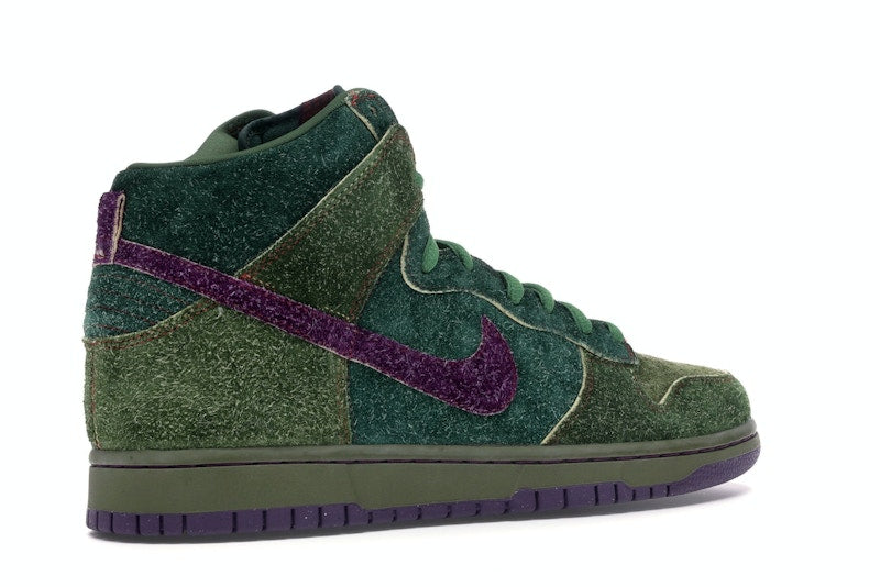 Nike SB Dunk High Skunk 420