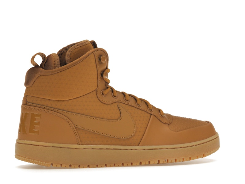 Nike Court Borough Mid Winter Wheat