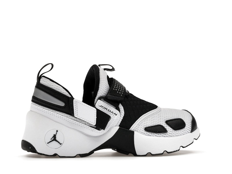 Jordan Trunner LX White Black (Women's)