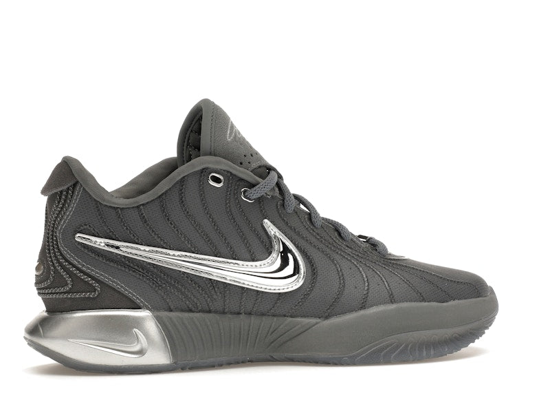 Nike LeBron 21 Resilient
