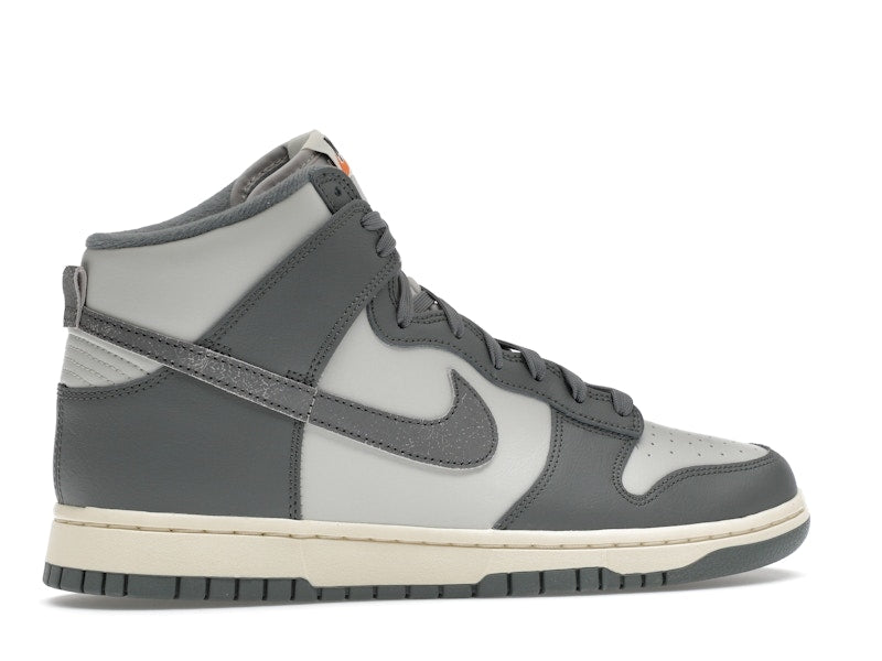 Nike Dunk High Vintage Light Bone Grey