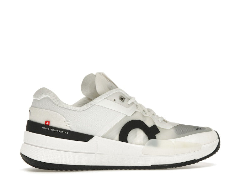 On The Roger Pro 2 Clay White Black (Women's)