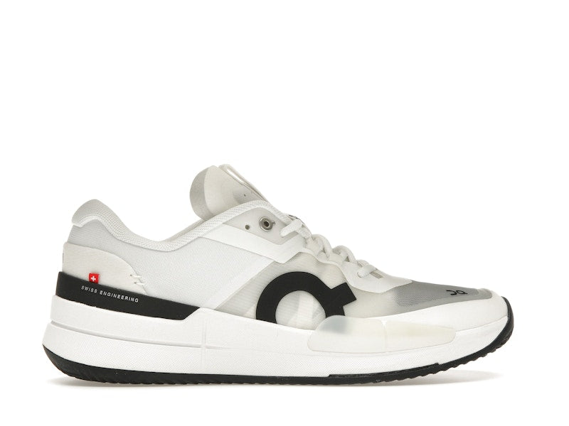 On The Roger Pro 2 Clay White Black (Women's)