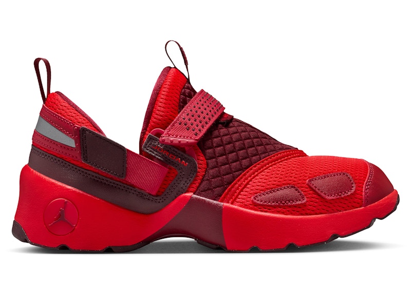 Jordan Trunner LX Chile Red (Women's)