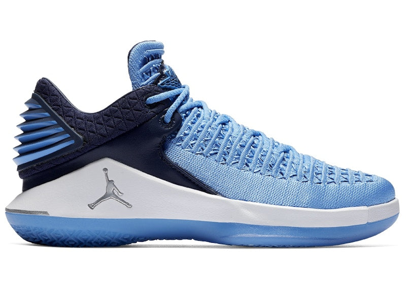 Jordan XXXII Low University Blue Black White Metallic Silver (GS)