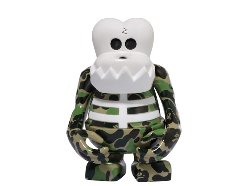 BAPE Bounty Hunter Skull-Kun Special Figure Green