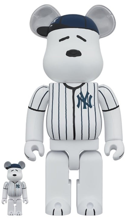 Bearbrick x Peanuts x MLB New York Yankees Snoopy 100% & 400% Set