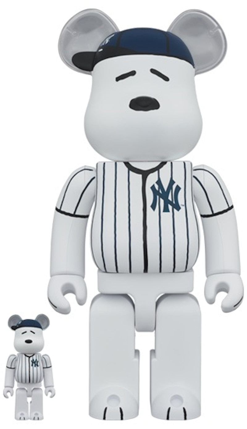 Bearbrick x Peanuts x MLB New York Yankees Snoopy 100% & 400% Set