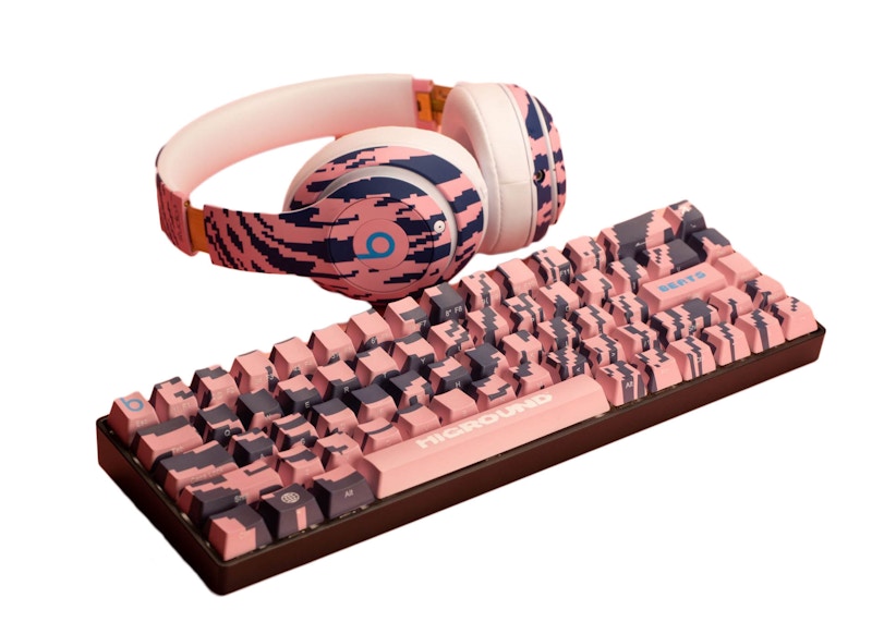 Beats by Dr. Dre x Higround Keyboard & Studio3 Wireless Headphone Pink/Blue