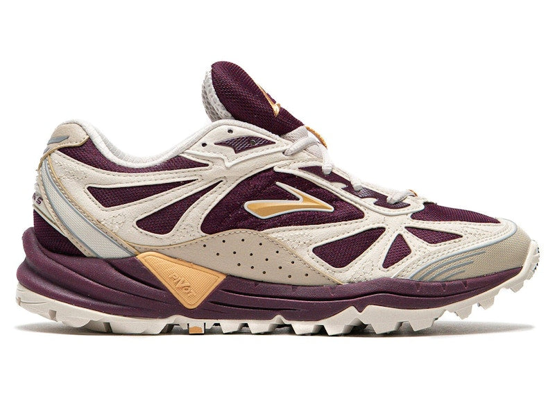 Brooks Cascadia 1 Beet Moonbeam