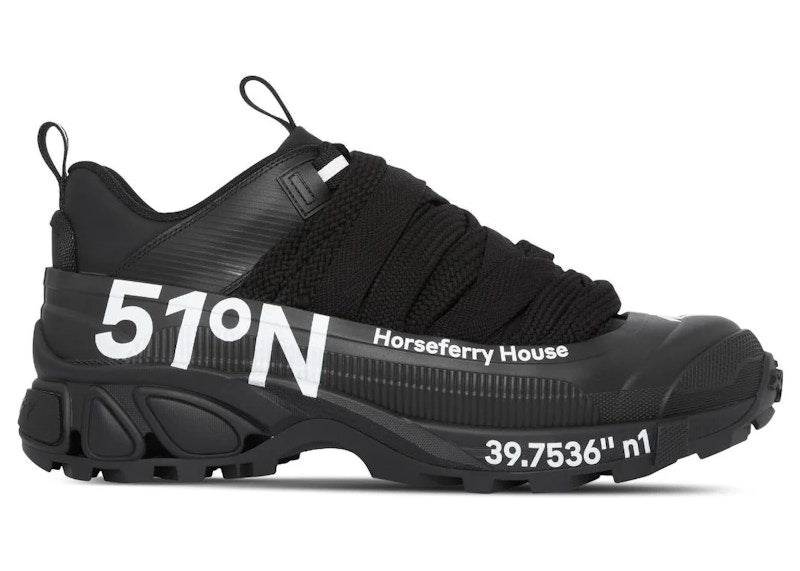 Burberry Arthur 51°N Horseferry House Black