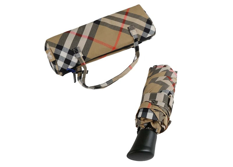 Burberry UM Compact Wallet Sand IP Check