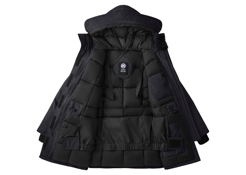 Canada Goose Women's Expedition Heritage Parka Jacket (Classic Fit) Navy