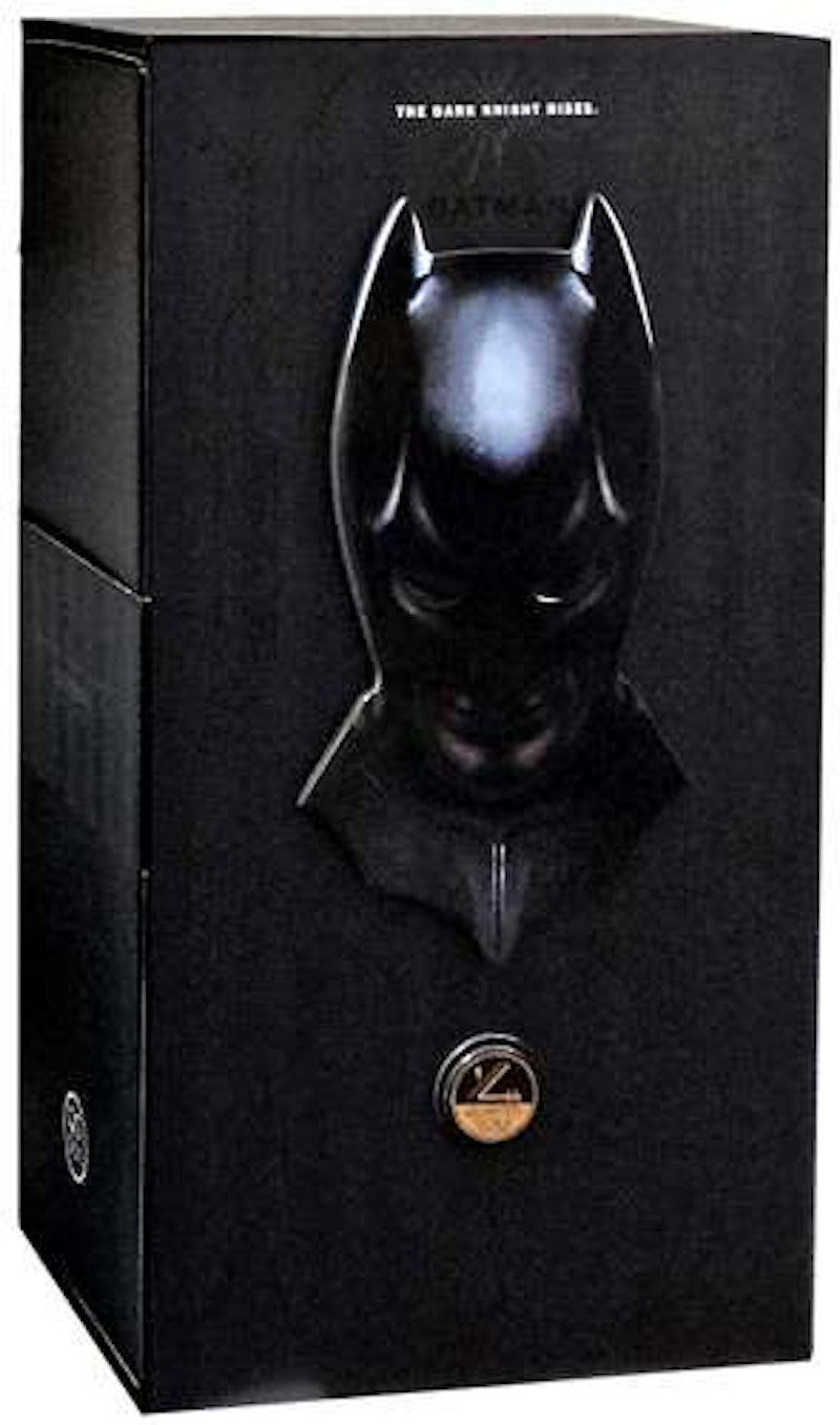 Hot Toys Batman Quarter Scale Batman Collectible Figure