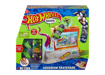 Hot Wheels x Tony Hawk Skate Aquarium Skatepark With 1 Fingerboard & Skate Shoes Set