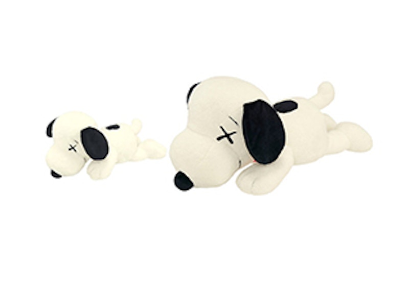 KAWS x Uniqlo x Peanuts Snoopy Plush Set (Small + Medium) White