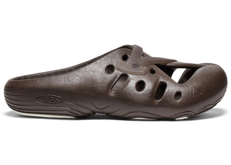 Keen Yogeez Clog Pilgrim Surf + Supply Chocolate Brown