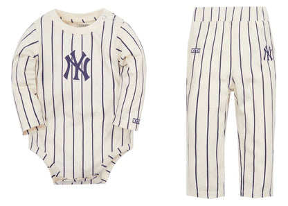 Kith Kids Baby & MLB for New York Yankees Gift Set Sandrift