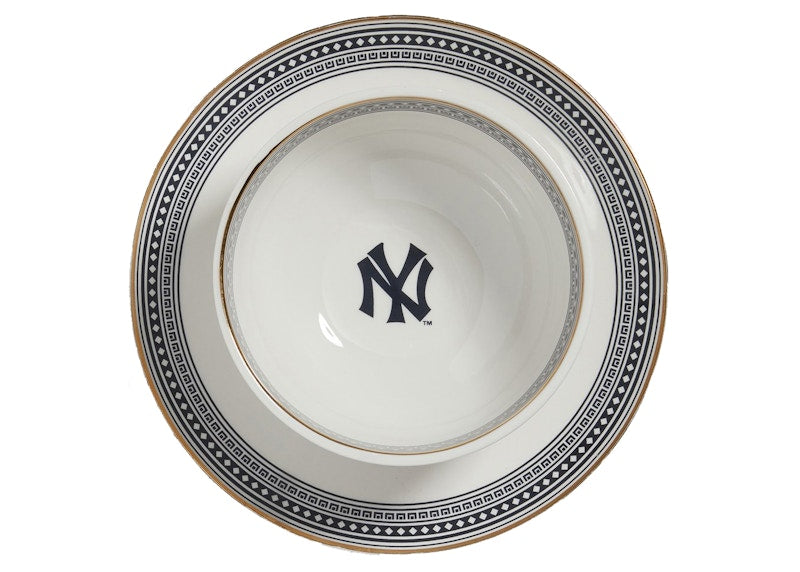 Kith MLB for New York Yankeess 2 Piece Bowl 8" Plate Set Sandrift