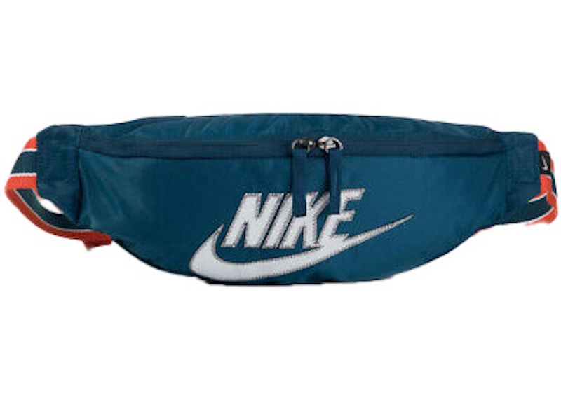Nike Sportswear Heritage Waist Bag Blue