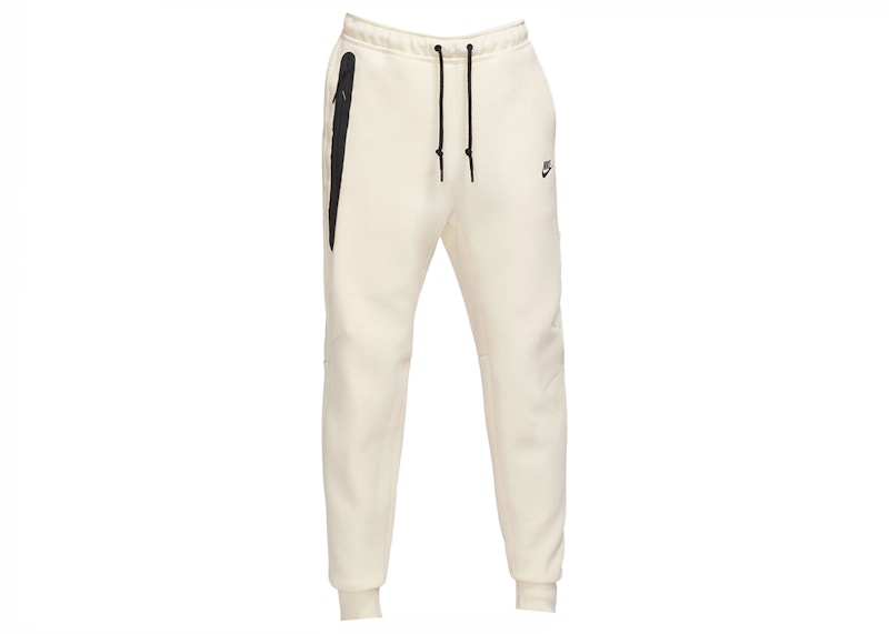 Nike Sportswear Tech Fleece Joggers Coconut Milk/Black
