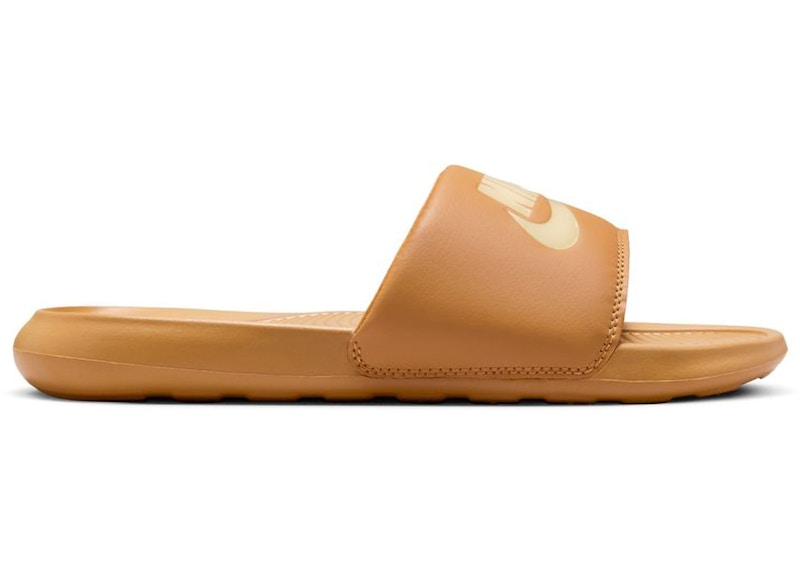 Nike Victori One Flax Sesame Flax (Women's)
