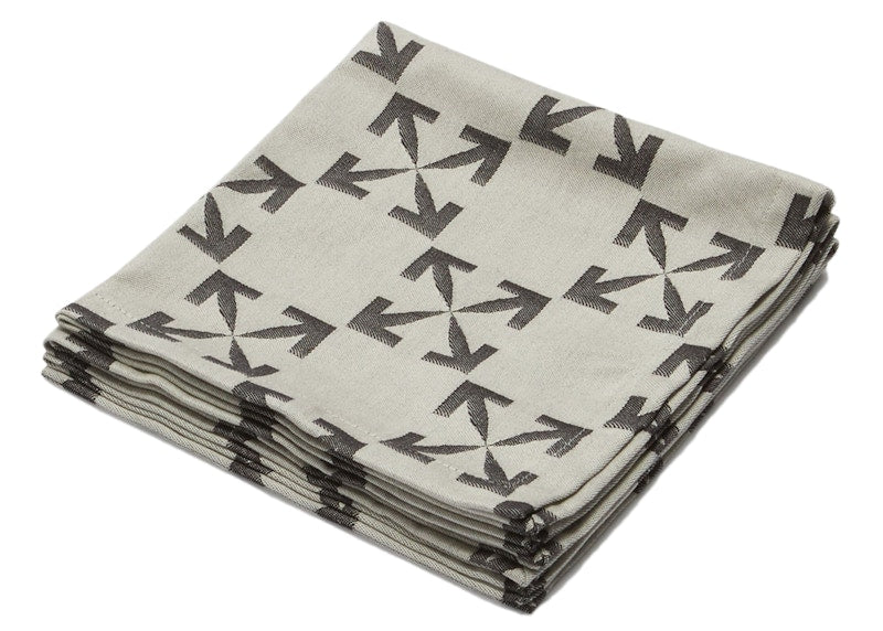 OFF-WHITE Arrow Pattern Napkin Set