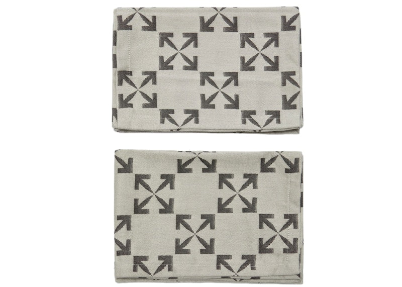 OFF-WHITE Arrow Pattern Table Mat (Set of 4)