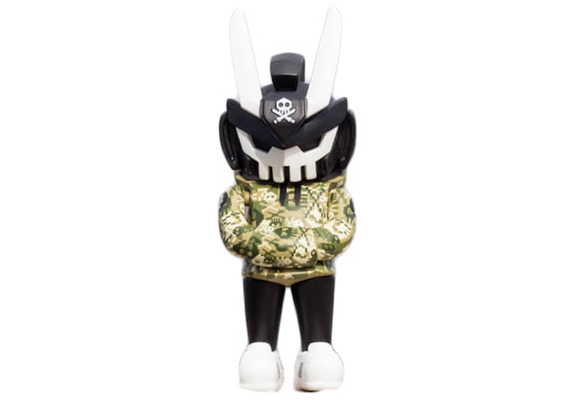 Quiccs x Martian Toys x Collect and Display TEQ63 Woodland Camo Green