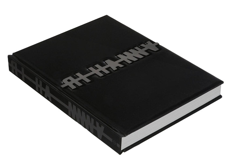 Rihanna Queen Size Limited Collectors Edition Book