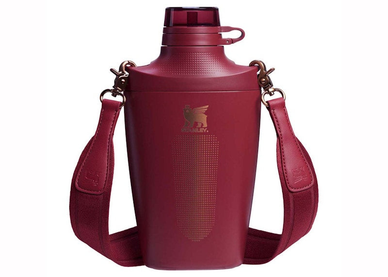 Stanley Comfort & Joy Collection Holiday 23oz Cross Bottle Gilded Pomegranate