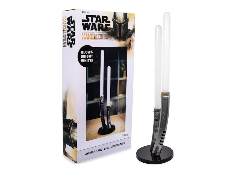 Star Wars Ahsoka Tano Dual Lightsabers 23" Lamp