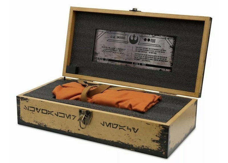 Star Wars Galaxy's Edge Skywalker Legacy Leia Organa Hilt & Reforged Hilt Lightsaber Set
