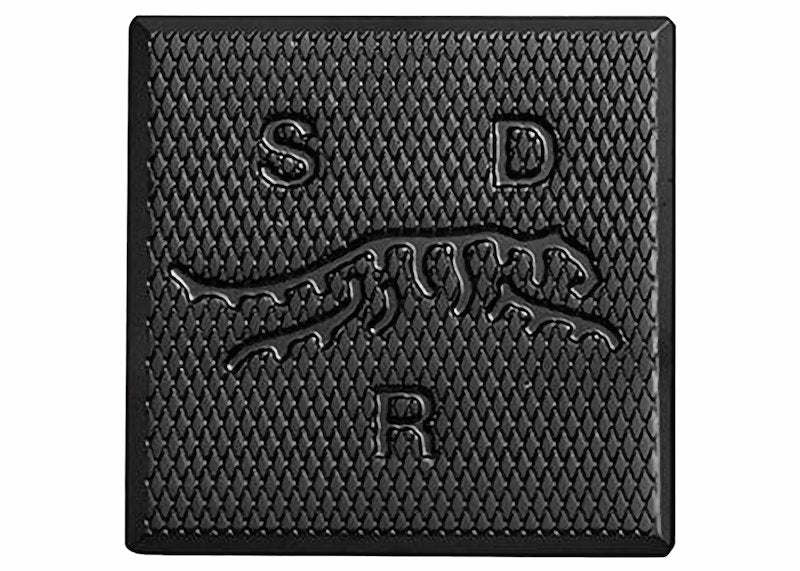 Sun Day Red x Tiger Woods Limited Edition III Ball Marker Black
