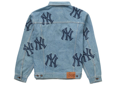 Supreme x New York Yankees Denim Trucker Jacket Washed Blue