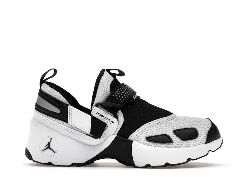 Jordan Trunner LX White Black (Women's)