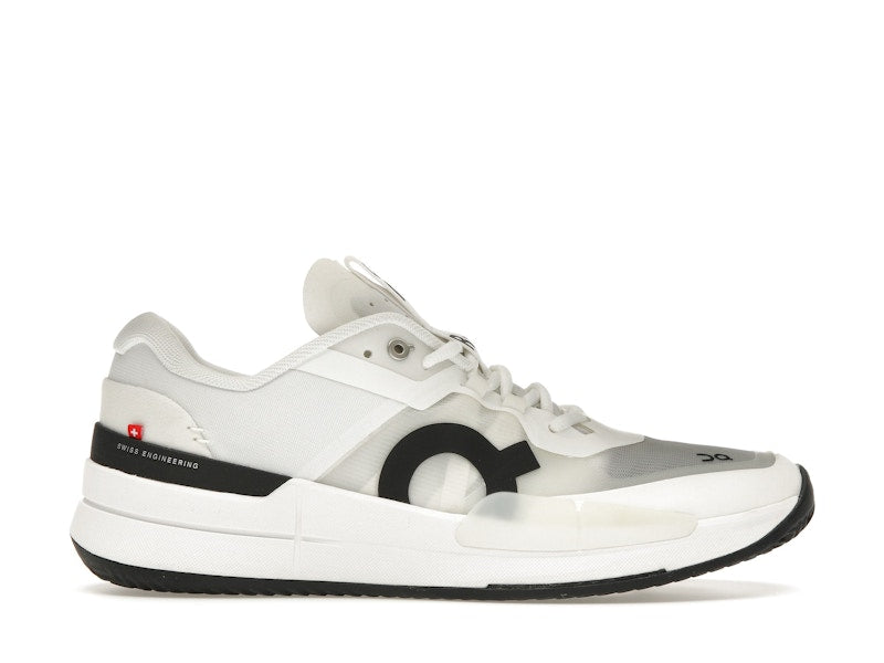 On The Roger Pro 2 Clay White Black (Women's)