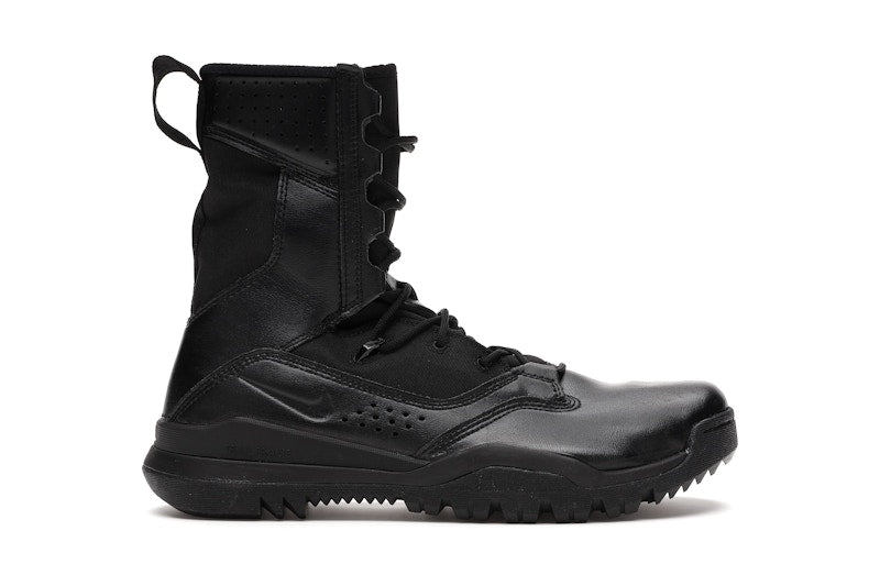Nike Special Field Boot 8 Inch Black