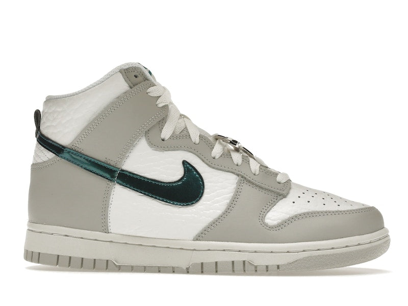 Nike Dunk High FLS (Women's)