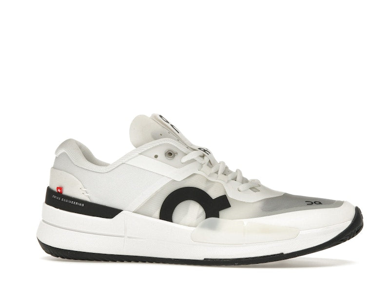 On The Roger Pro 2 Clay White Black (Women's)