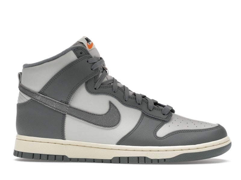 Nike Dunk High Vintage Light Bone Grey