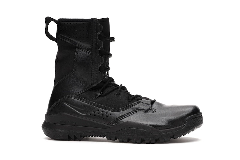 Nike Special Field Boot 8 Inch Black