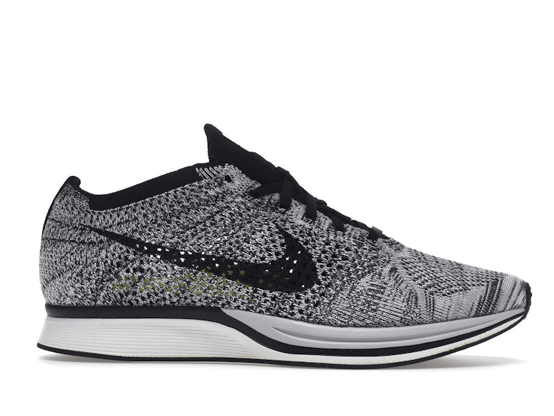 Nike Flyknit Racer Oreo