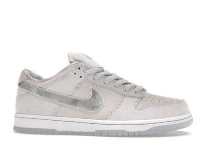 Nike SB Dunk Low White Lobster (Friends and Family)