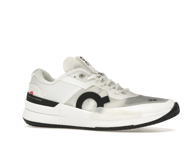 On The Roger Pro 2 Clay White Black (Women's)